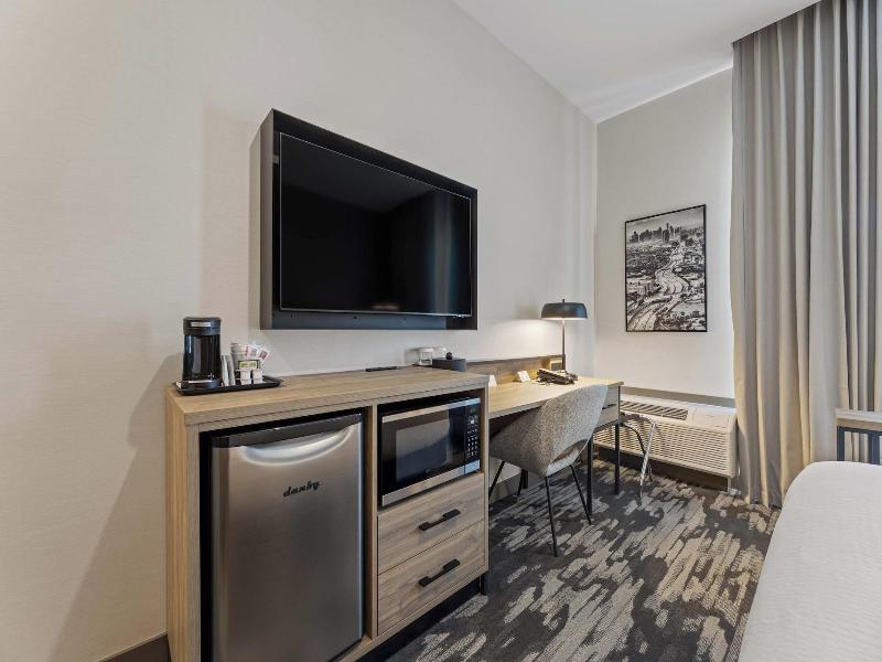 Sandman Signature Dallas Las Colinas Hotel & Sui image