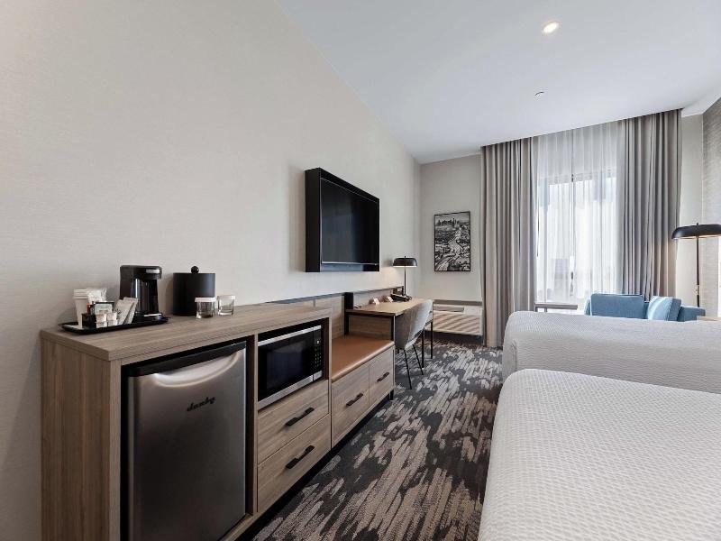 Sandman Signature Dallas Las Colinas Hotel & Sui image