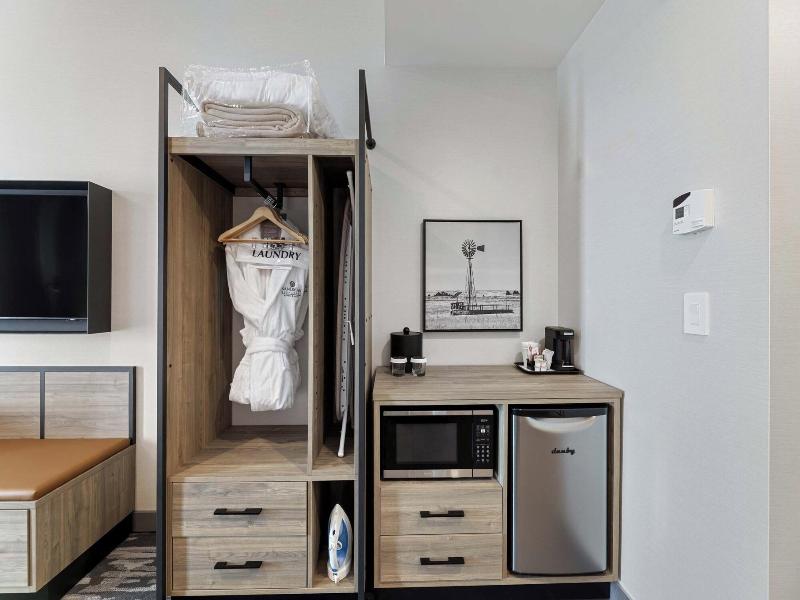 Sandman Signature Dallas Las Colinas Hotel & Sui image