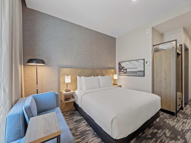 Sandman Signature Dallas Las Colinas Hotel & Sui image