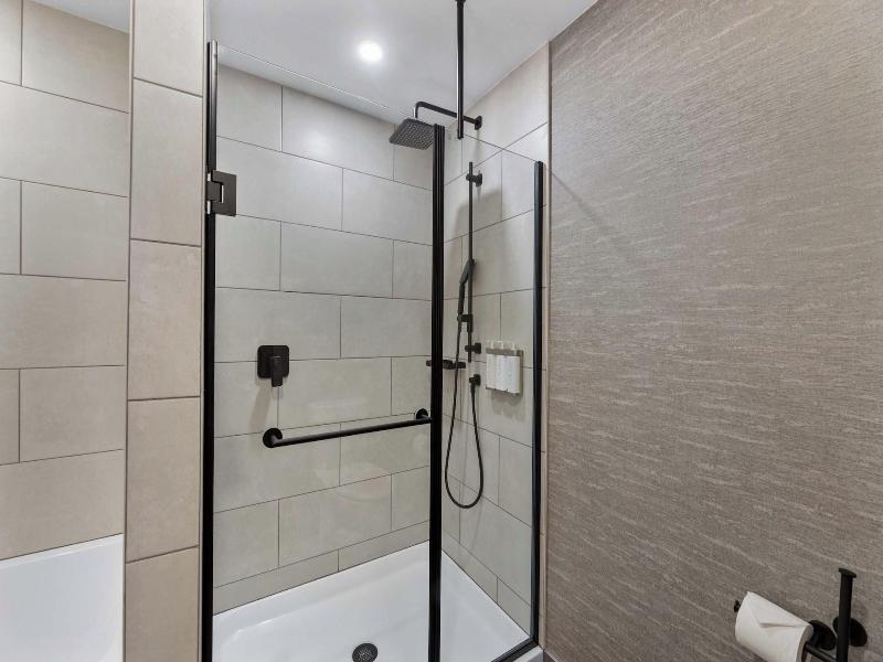 Sandman Signature Dallas Las Colinas Hotel & Sui image