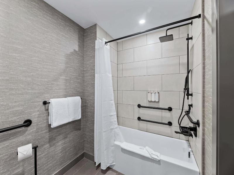 Sandman Signature Dallas Las Colinas Hotel & Sui image
