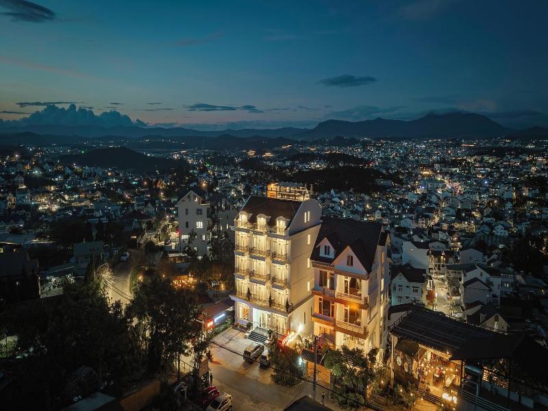 Dalat Roof Hotel image