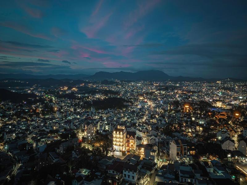 Dalat Roof Hotel image
