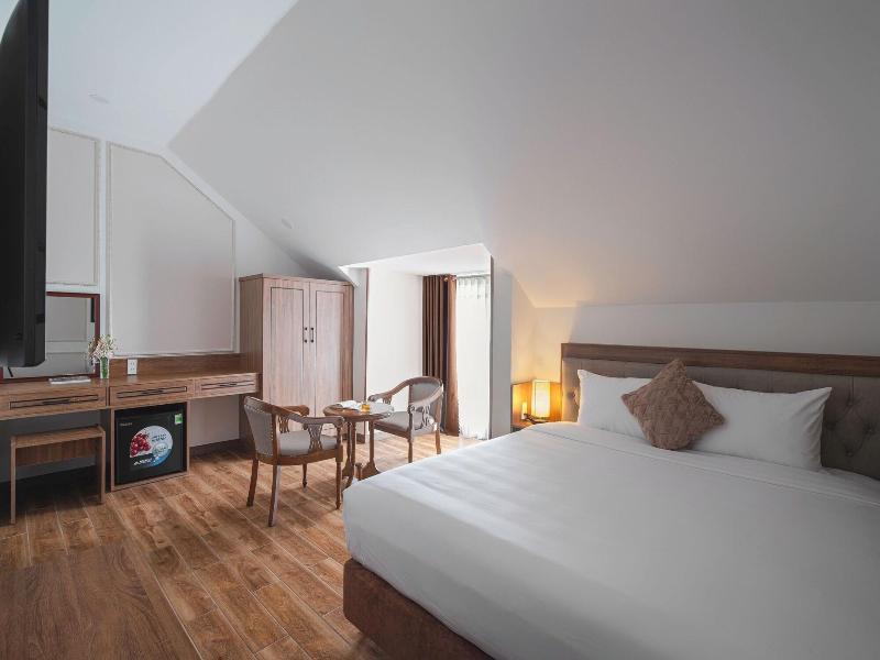 Dalat Roof Hotel image