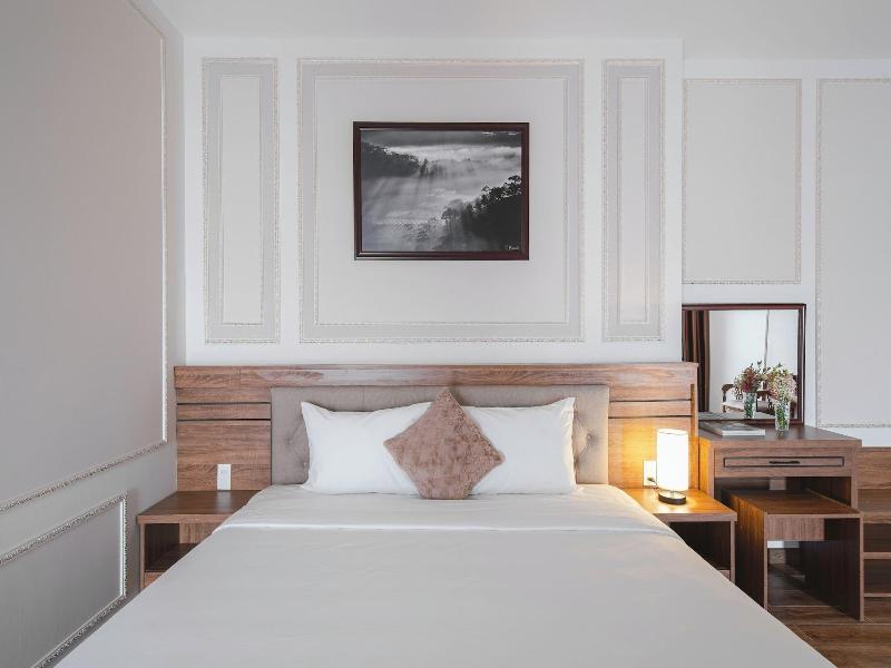 Dalat Roof Hotel image