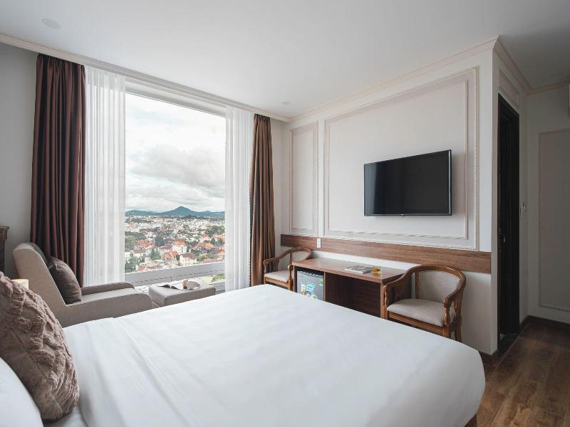 Dalat Roof Hotel image