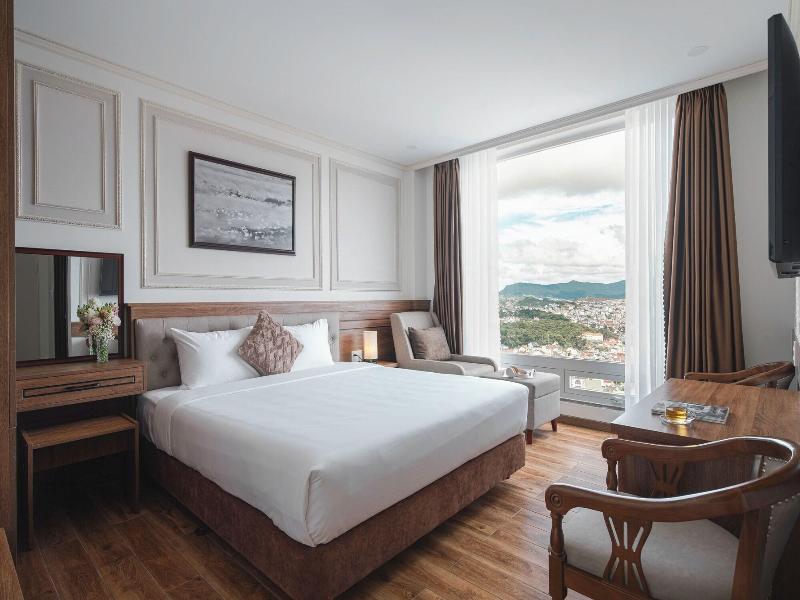 Dalat Roof Hotel image