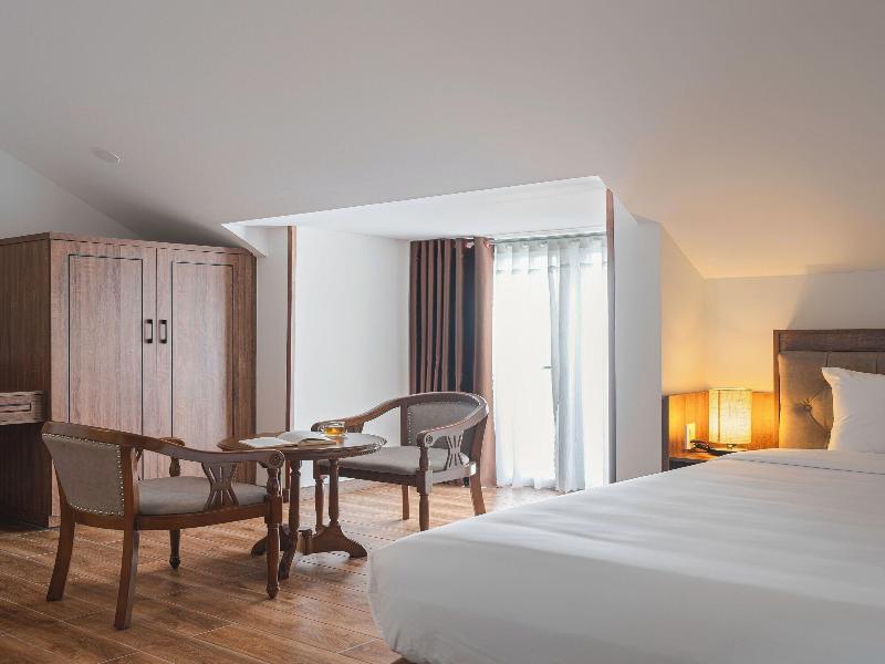 Dalat Roof Hotel image