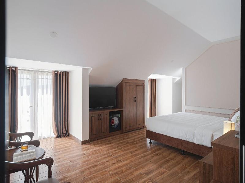 Dalat Roof Hotel image