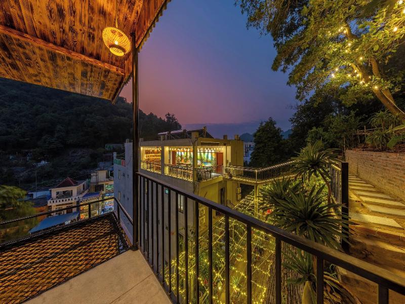 Cat Ba Xanh Spring Garden Hotel