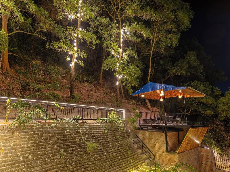 Cat Ba Xanh Spring Garden Hotel