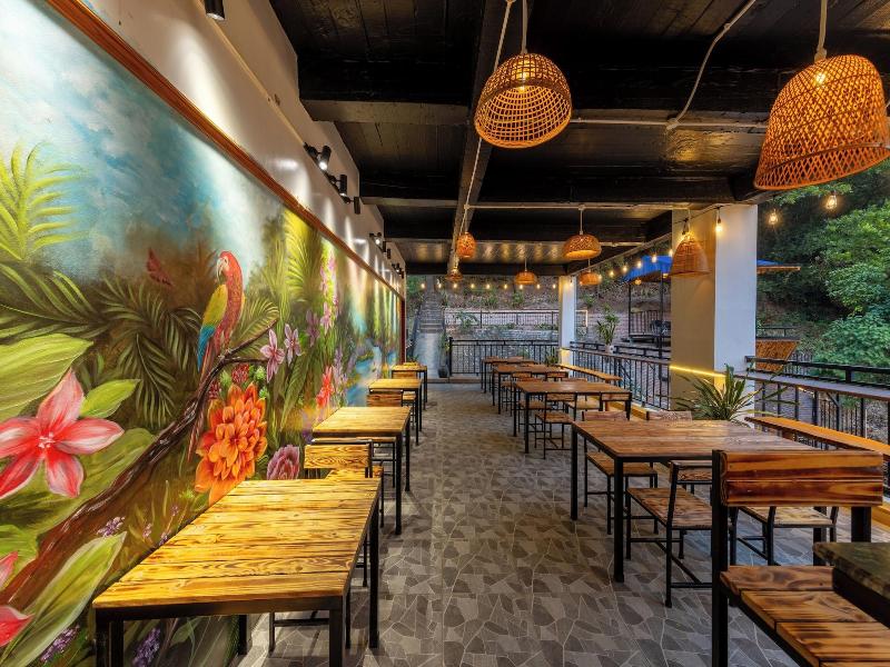 Cat Ba Xanh Spring Garden Hotel