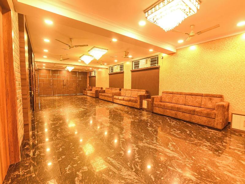 Fabhotel Prime Tiyara Inn