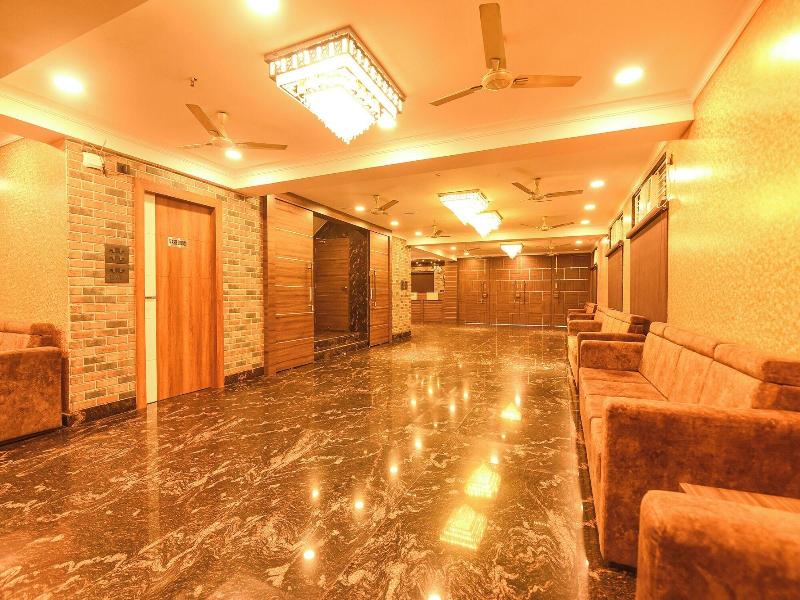 Fabhotel Prime Tiyara Inn