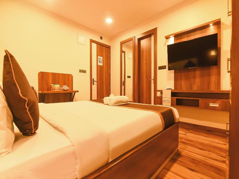Fabhotel Prime Tiyara Inn 3