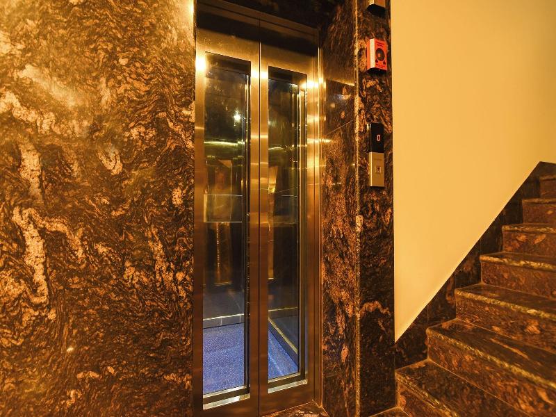 Fabhotel Prime Tiyara Inn 5