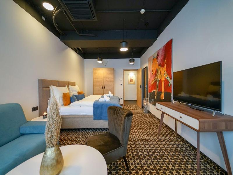 Chors Like A Hotel | Capsule & Nft Boutique Host image
