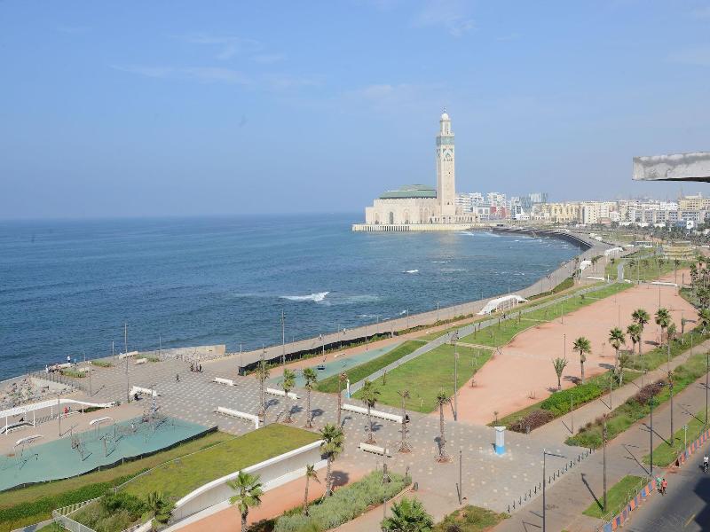 Suites Hotel Le Yacht image