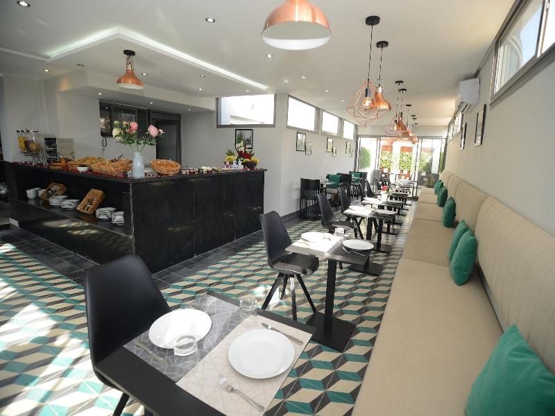 Suites Hotel Le Yacht image