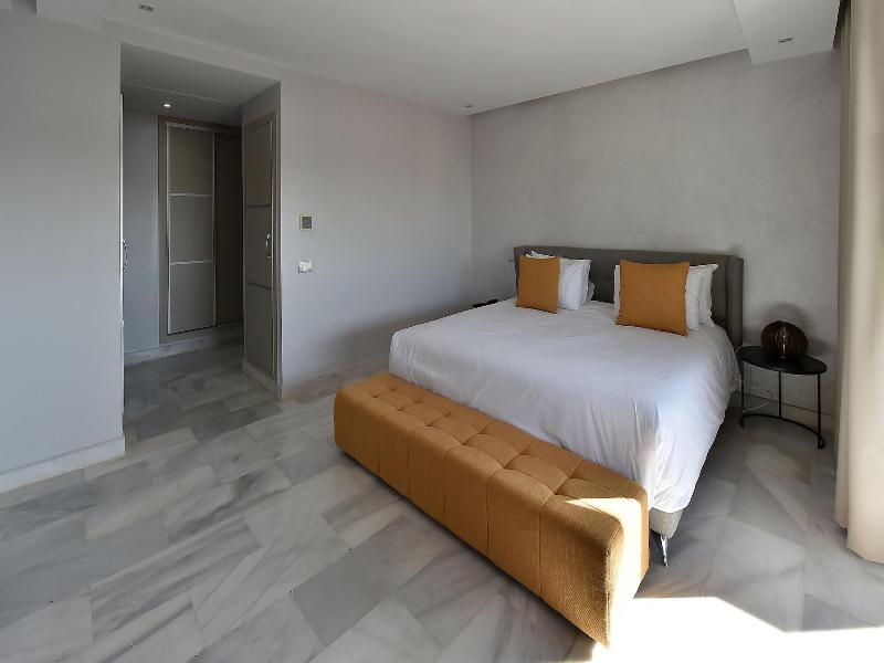 Suites Hotel Le Yacht image