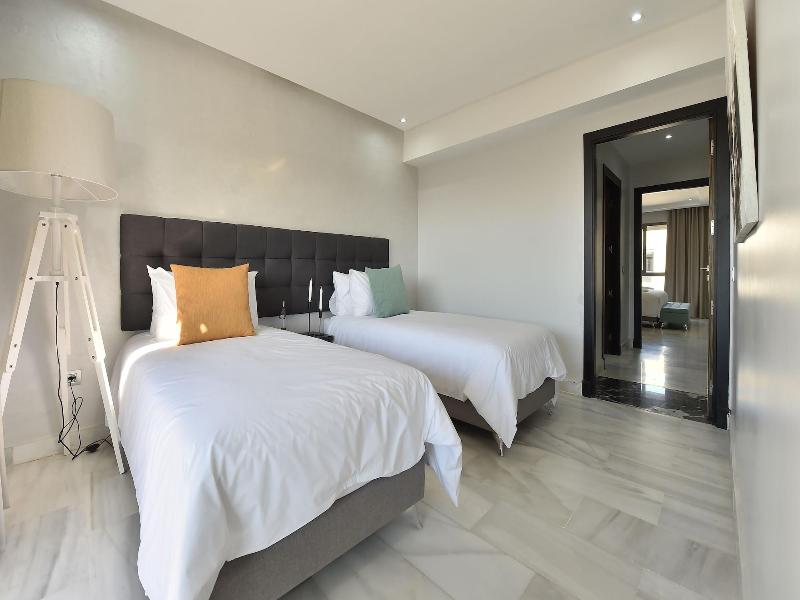 Suites Hotel Le Yacht image