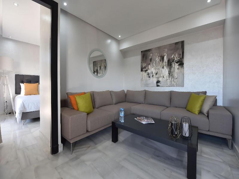 Suites Hotel Le Yacht image