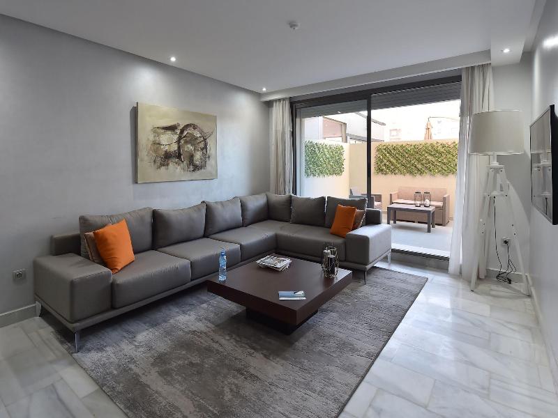 Suites Hotel Le Yacht image