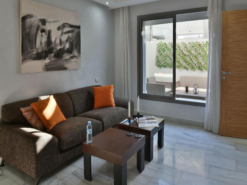 Suites Hotel Le Yacht image