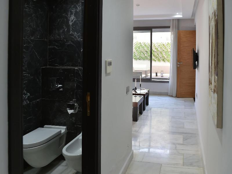 Suites Hotel Le Yacht image