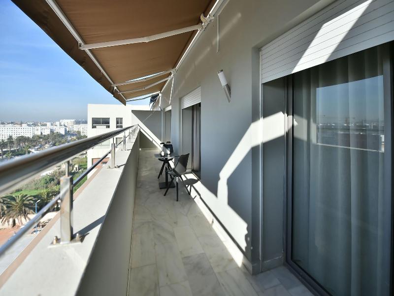 Suites Hotel Le Yacht image