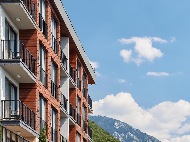 Bayview Hills Luxury Residences — general view