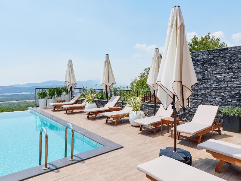 Bayview Hills Luxury Residences image
