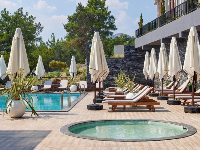 Bayview Hills Luxury Residences image