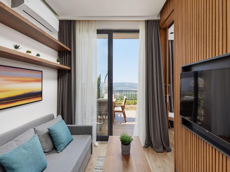 Bayview Hills Luxury Residences image