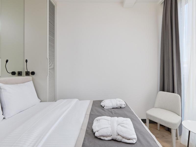 Bayview Hills Luxury Residences image