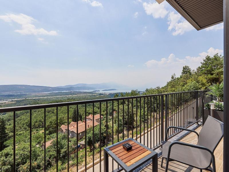 Bayview Hills Luxury Residences image