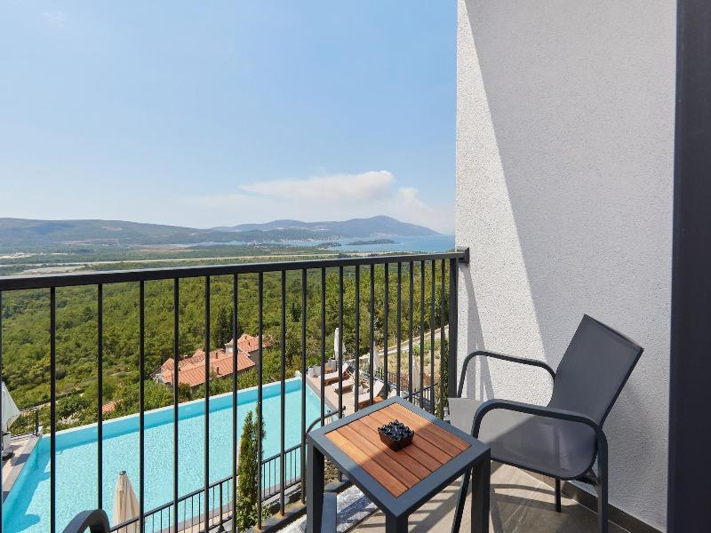 Bayview Hills Luxury Residences image