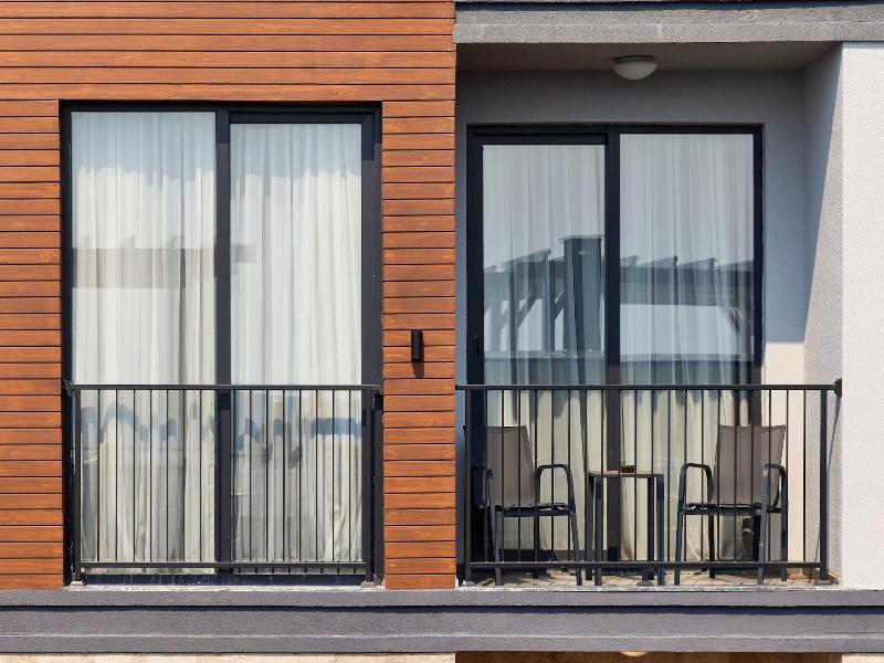 Bayview Hills Luxury Residences image