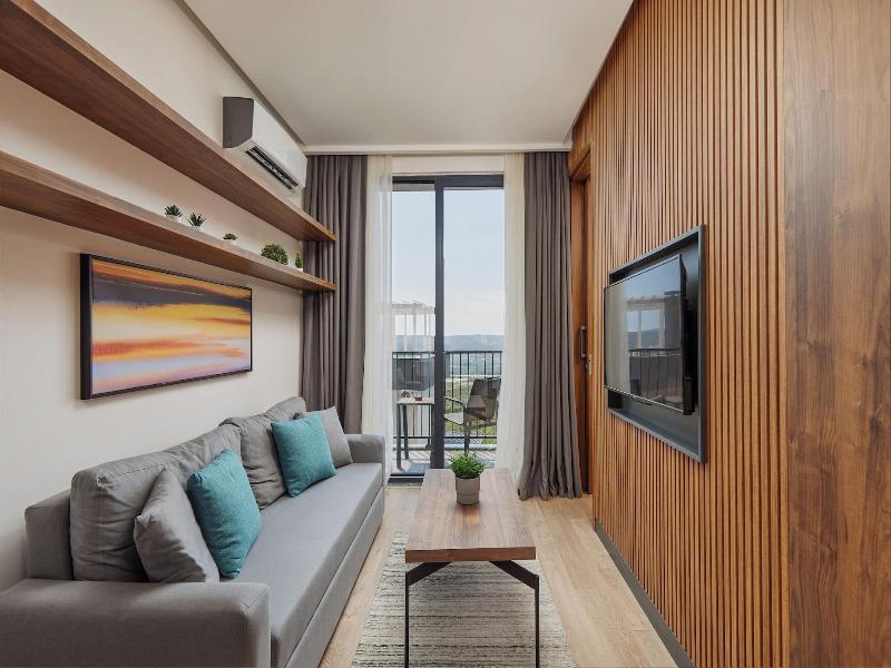 Bayview Hills Luxury Residences image