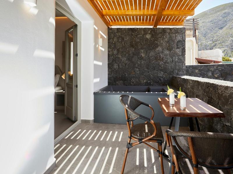 Mountain And Sea Suites