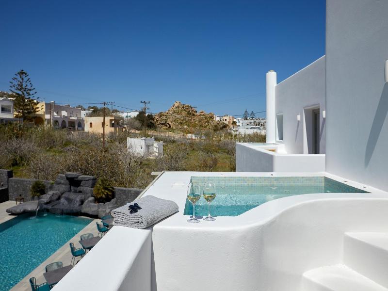Mountain And Sea Suites