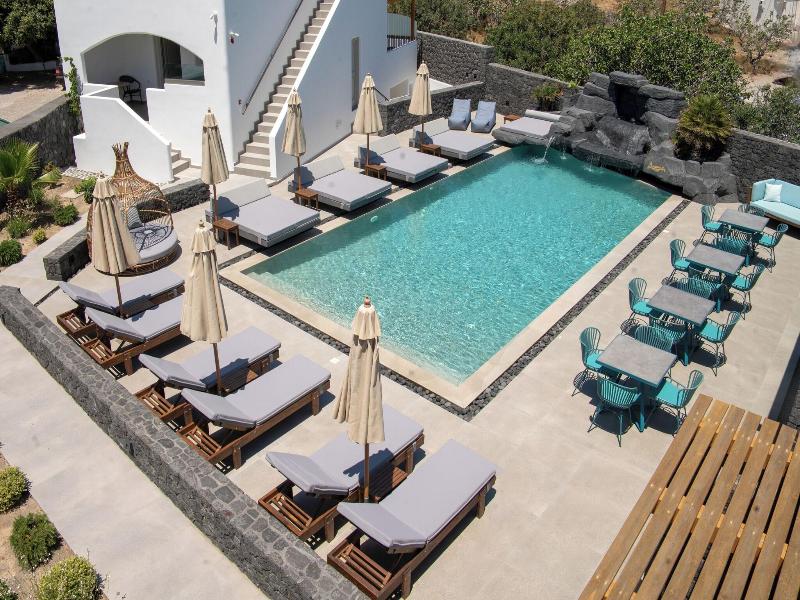 Mountain And Sea Suites