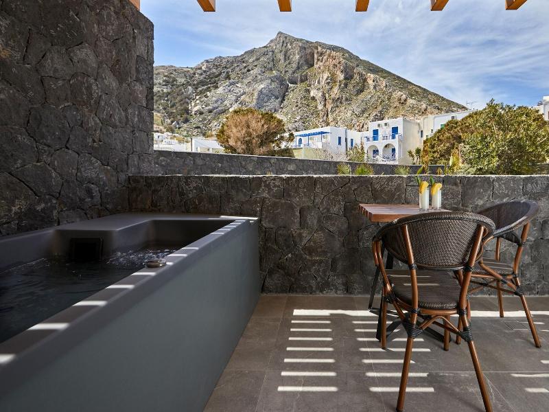 Mountain And Sea Suites