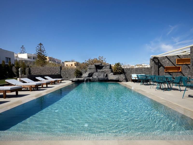 Mountain And Sea Suites