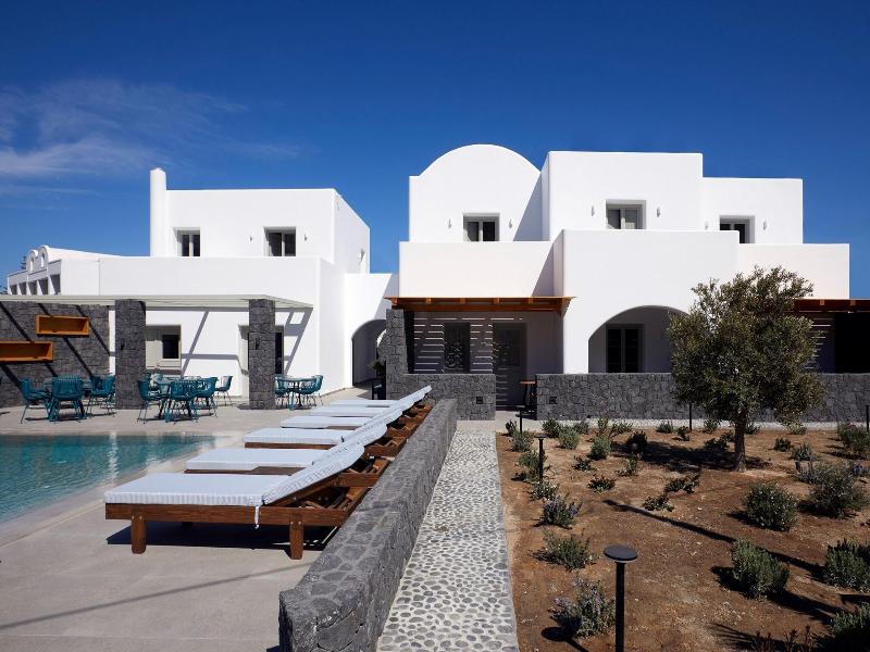 Mountain And Sea Suites
