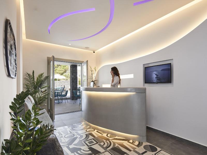 Mountain And Sea Suites — photo 18