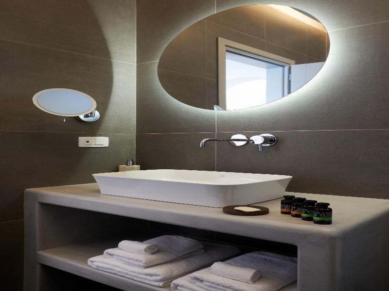 Mountain And Sea Suites — photo 41