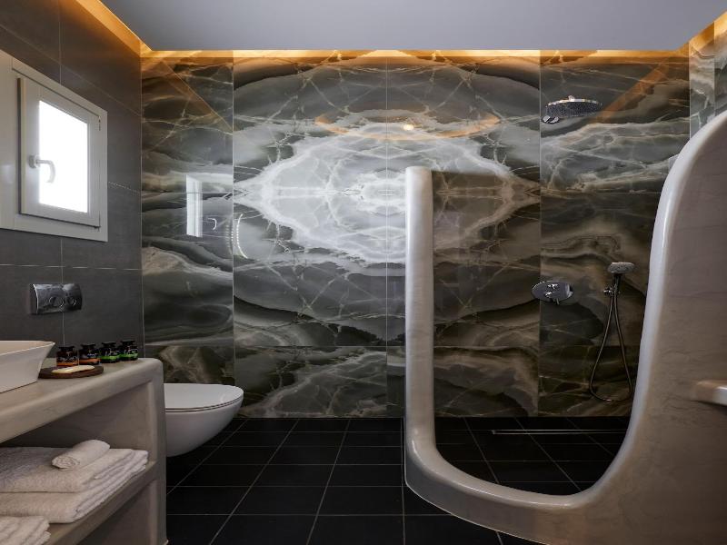 Mountain And Sea Suites — photo 35
