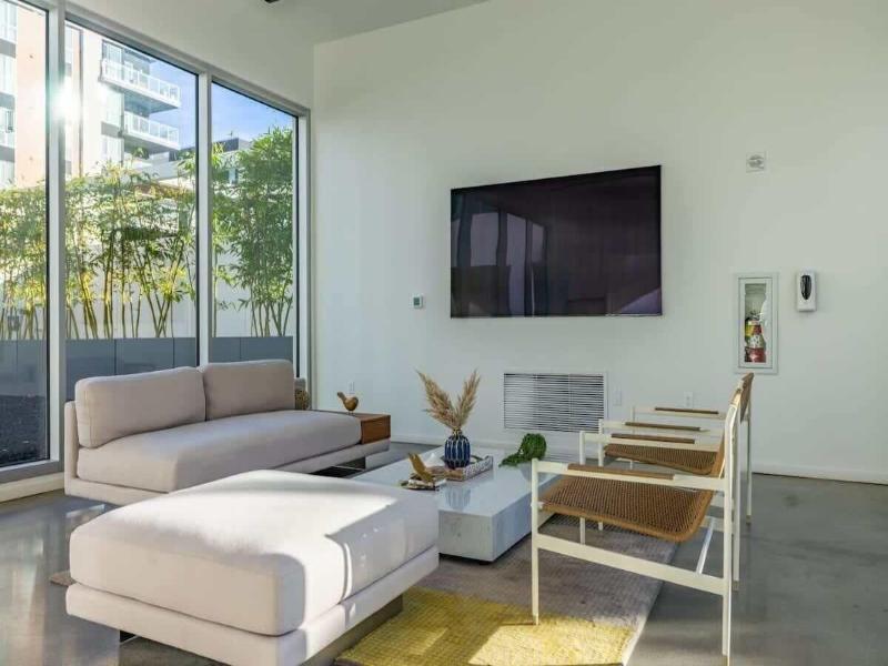 Marbella Lane Luxury Beachside 2br image